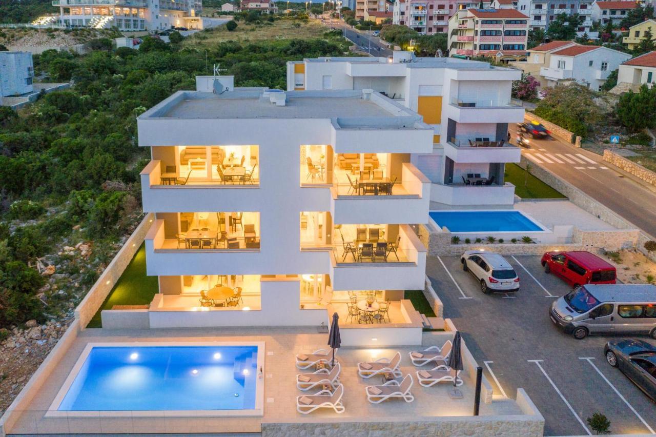 Sara Luxury Apartment With A Pool โนวาลยา ภายนอก รูปภาพ